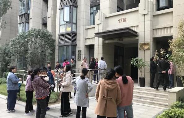 郑州五建新街坊小区入住第二年仍“凉凉”！业主：老人和孩子都受不了了